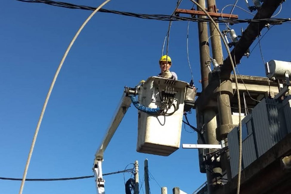 Una cuadrilla de la Cooperativa Eléctrica se encuentra aislada por un caso de COVID-19