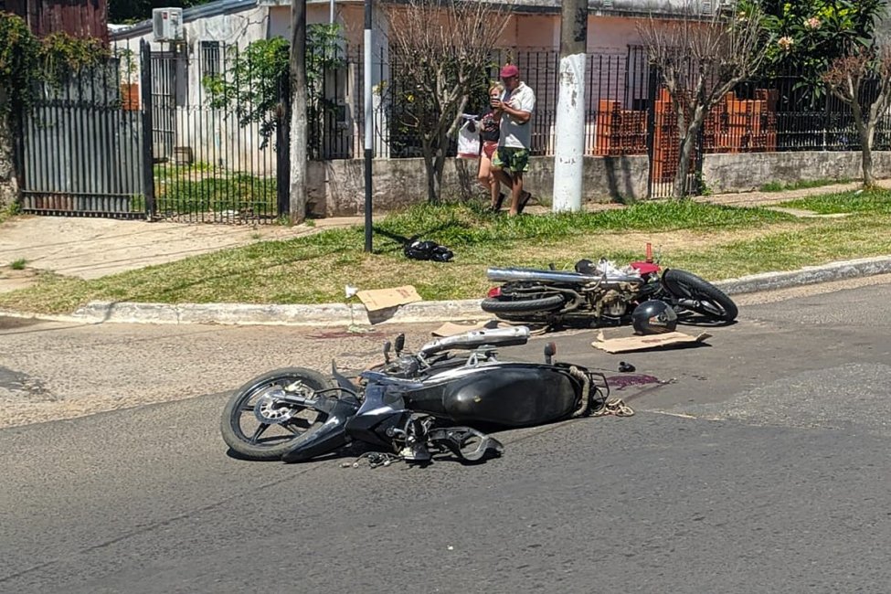 Falleció uno de los motociclistas que había chocado en avenida Salto Uruguayo