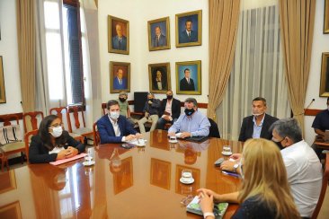 Primer diálogo paritario 2021 del gobierno provincial con los gremios docentes. Primer diálogo paritario 2021 del gobierno provincial con los gremios docentes.