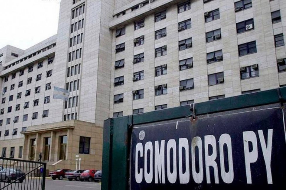 Los allanamientos de la Federal vinieron desde Comodoro Py y entre lo incautado hubo dos motos Harley Davidson
