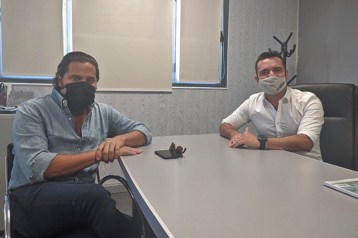 Leandro Lapiduz y Aldo Alvarez en el Centro de Convenciones