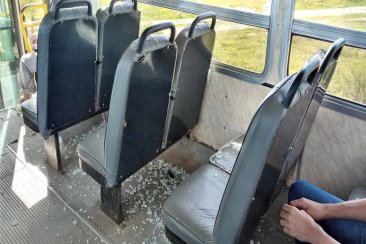 Denuncian que siguen los "piedrazos" en el Puente Alvear. Denuncian que siguen los "piedrazos" en el Puente Alvear.