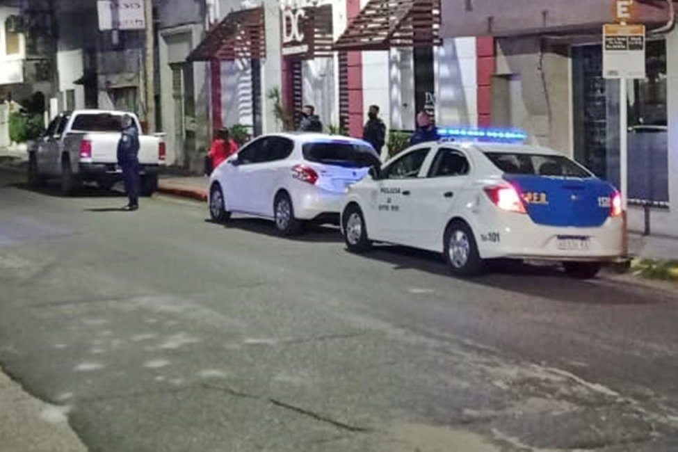 El clima colaboró para reducir la movilidad en la primera noche de restricciones