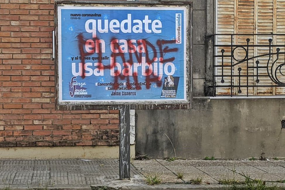Policías que habían pedido no ser vacunados ahora quieren revertir esa solicitud