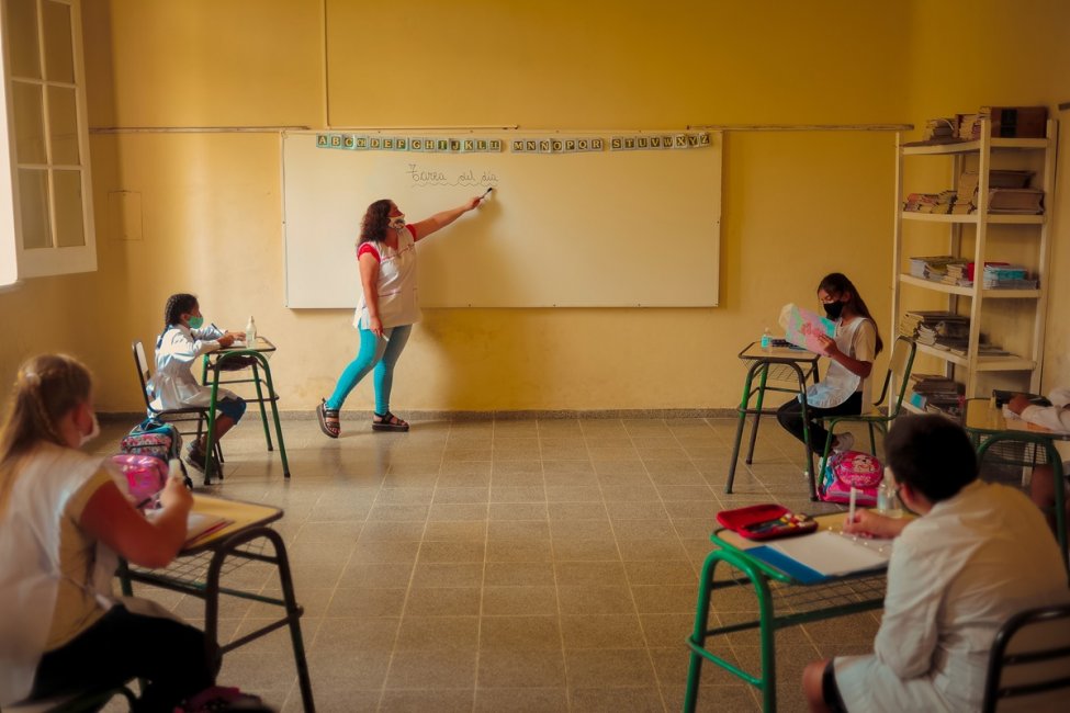 Autoridades educativas de la provincia sostuvieron que &ldquo;los docentes hoy tienen que estar en el aula&rdquo;