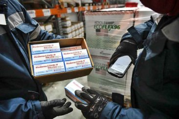 Más de 46 mil nuevas dosis llegarán en breva a suelo entrerriano. Más de 46 mil nuevas dosis llegarán en breva a suelo entrerriano.