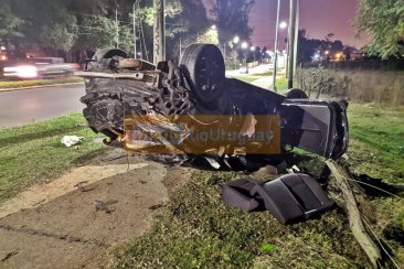 La avenida se transformó en una pista de carreras. La avenida se transformó en una pista de carreras.