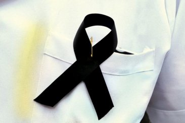 Hondo pesar por el fallecimiento del doctor Gabe. Hondo pesar por el fallecimiento del doctor Gabe.