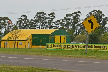 Uno de los allanamientos del 2021 fue en un hangar sobre la Ruta 22 Uno de los allanamientos del 2021 fue en un hangar sobre la Ruta 22