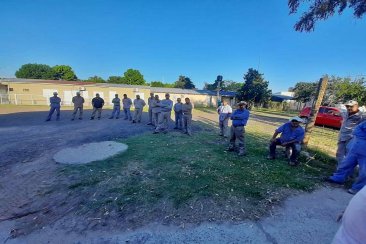 Los municipales en "estado de alerta", en Puerto Yeruá. Los municipales en "estado de alerta", en Puerto Yeruá.