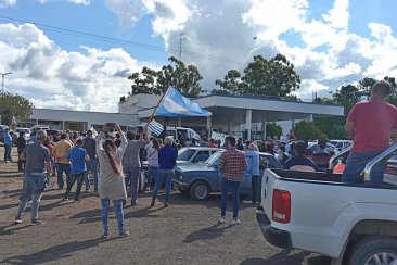 El próximo domingo habrá un nuevo pedido en ambas orillas del Puente Artigas. El próximo domingo habrá un nuevo pedido en ambas orillas del Puente Artigas.