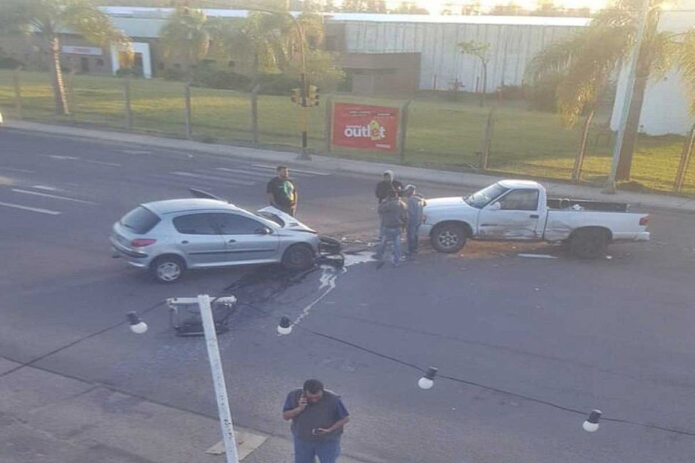 Tras un nuevo accidente renuevan el pedido para sumar seguridad vial en la Monseñor Rosch