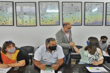UPCN rechazó la oferta y pide por un bono de 8 mil pesos. UPCN rechazó la oferta y pide por un bono de 8 mil pesos.