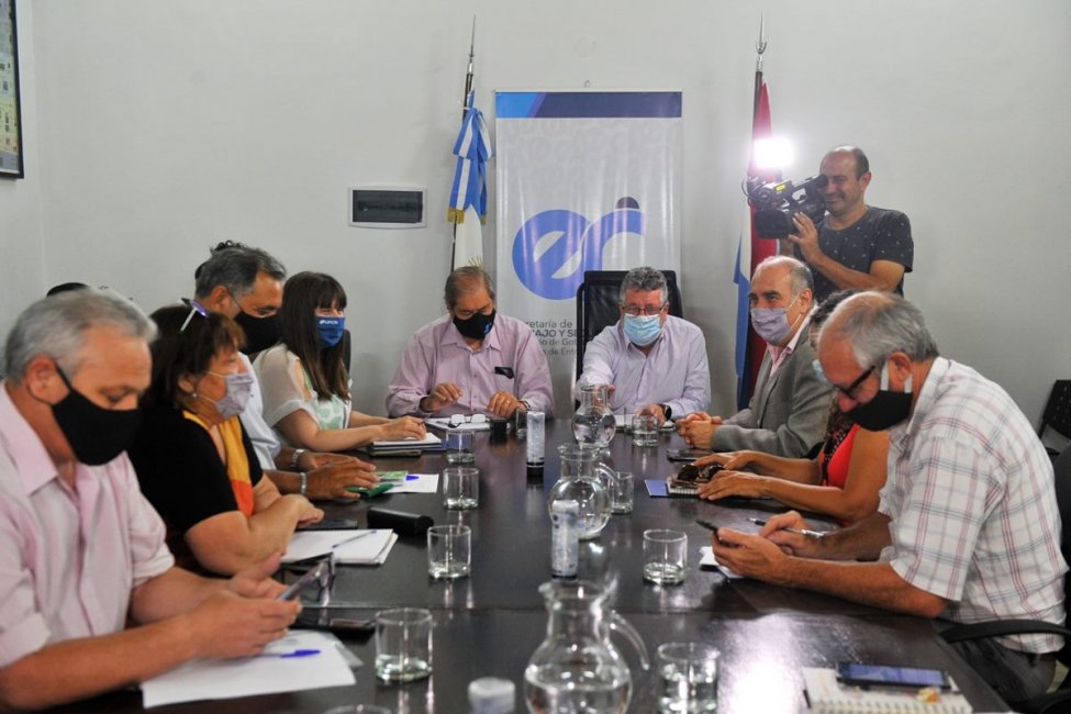 Se concretó la reunión paritaria entre el gobierno provincial y gremios estatales