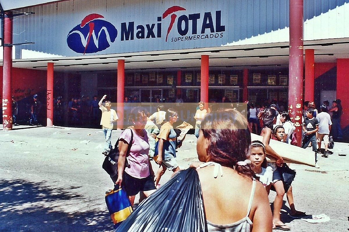 Tres locales de la firma Maxi Total fueron saqueados en dos d&iacute;as