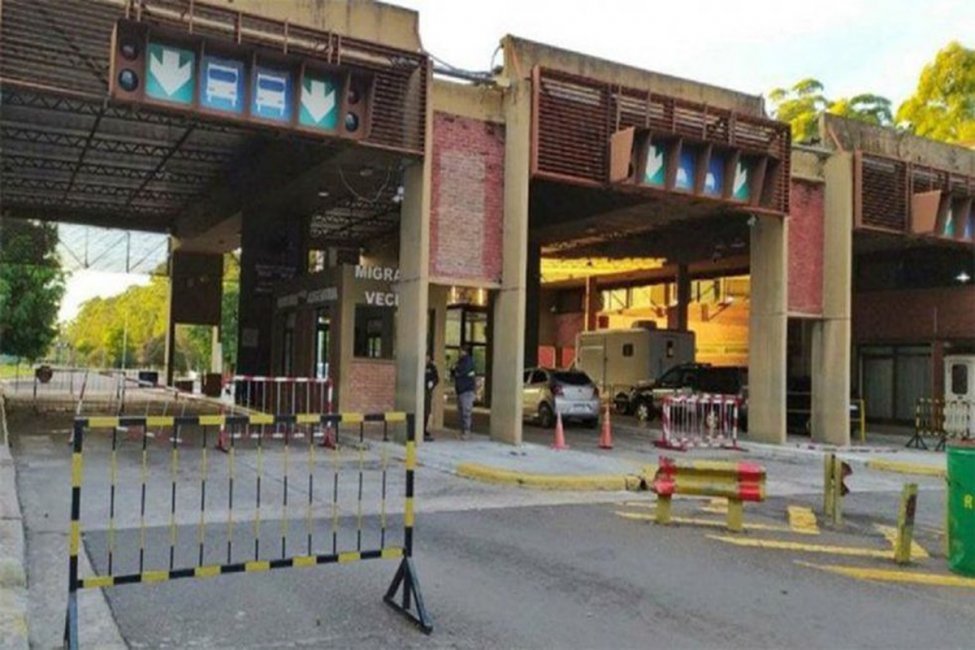 Uruguay flexibiliza parcialmente el pase de mercadería desde este lunes