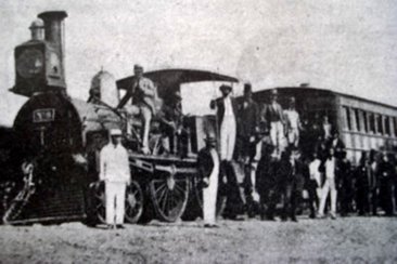 Una de las formaciones ferroviarias de la época de Sarmiento presidente. Una de las formaciones ferroviarias de la época de Sarmiento presidente.