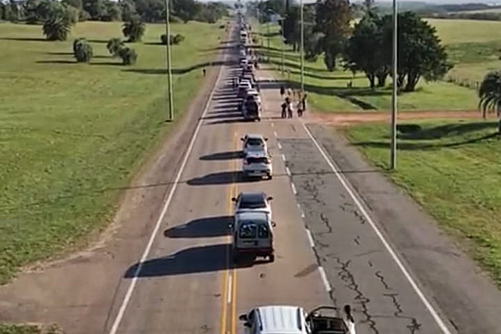 El tránsito en Salto Grande debió interrumpirse tres veces en un día por la fila de vehículos