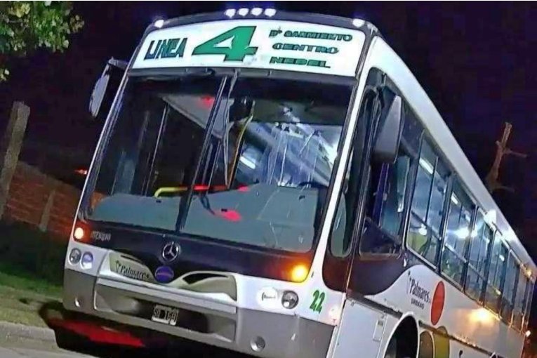 "Si se aumenta el boleto de colectivo se soluciona s&oacute;lo un 10 o 15% del conflicto", afirm&oacute; Sierra