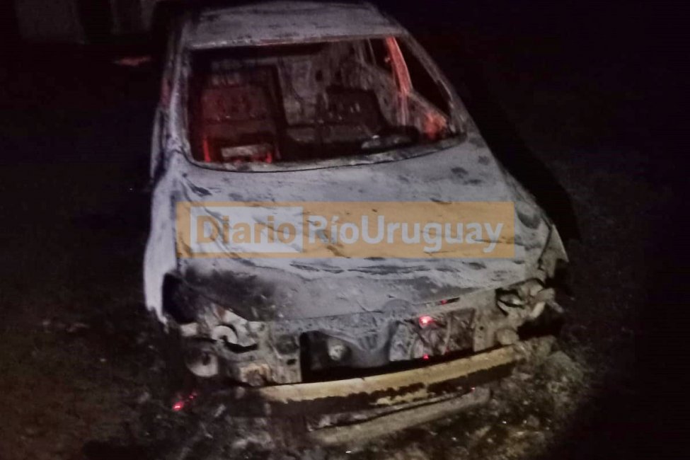 Una pareja fue atacada cuando pescaban y les incendiaron el auto a la vera del río Uruguay