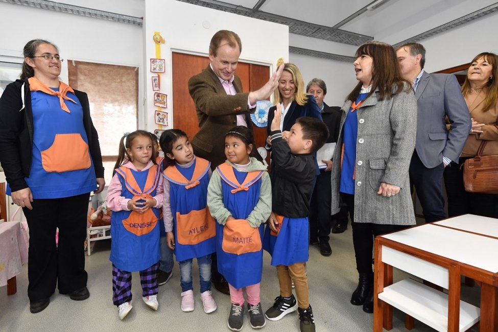 Bordet dijo que la extensión horaria de clases significará "un mejor salario&rdquo; para los docentes