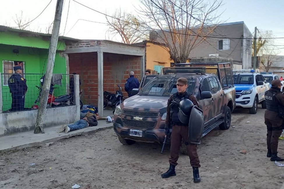 Amplio operativo policial en un barrio que había sido allanado hace tres semanas