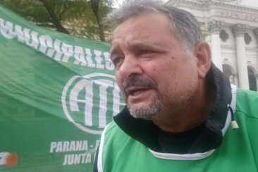 ATE endurece posición por salarios y pide por los puestos de trabajo. ATE endurece posición por salarios y pide por los puestos de trabajo.