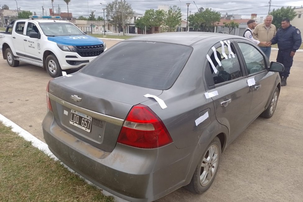 Denuncia que le falta un millón de pesos en un auto que fue llevado por la grúa