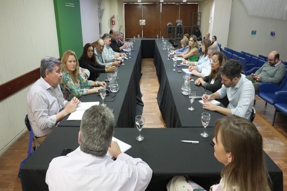 Gremios docentes manifestaron su “disconformidad” con la oferta salarial del gobierno