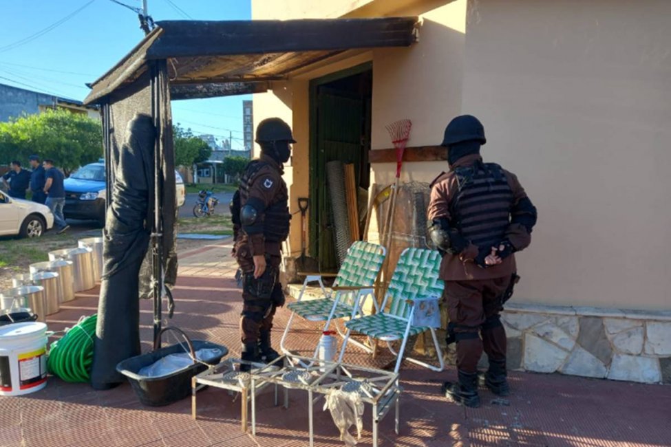 La policía realiza  allanamientos por la balacera en un boliche y los disparos que recibió un futbolista