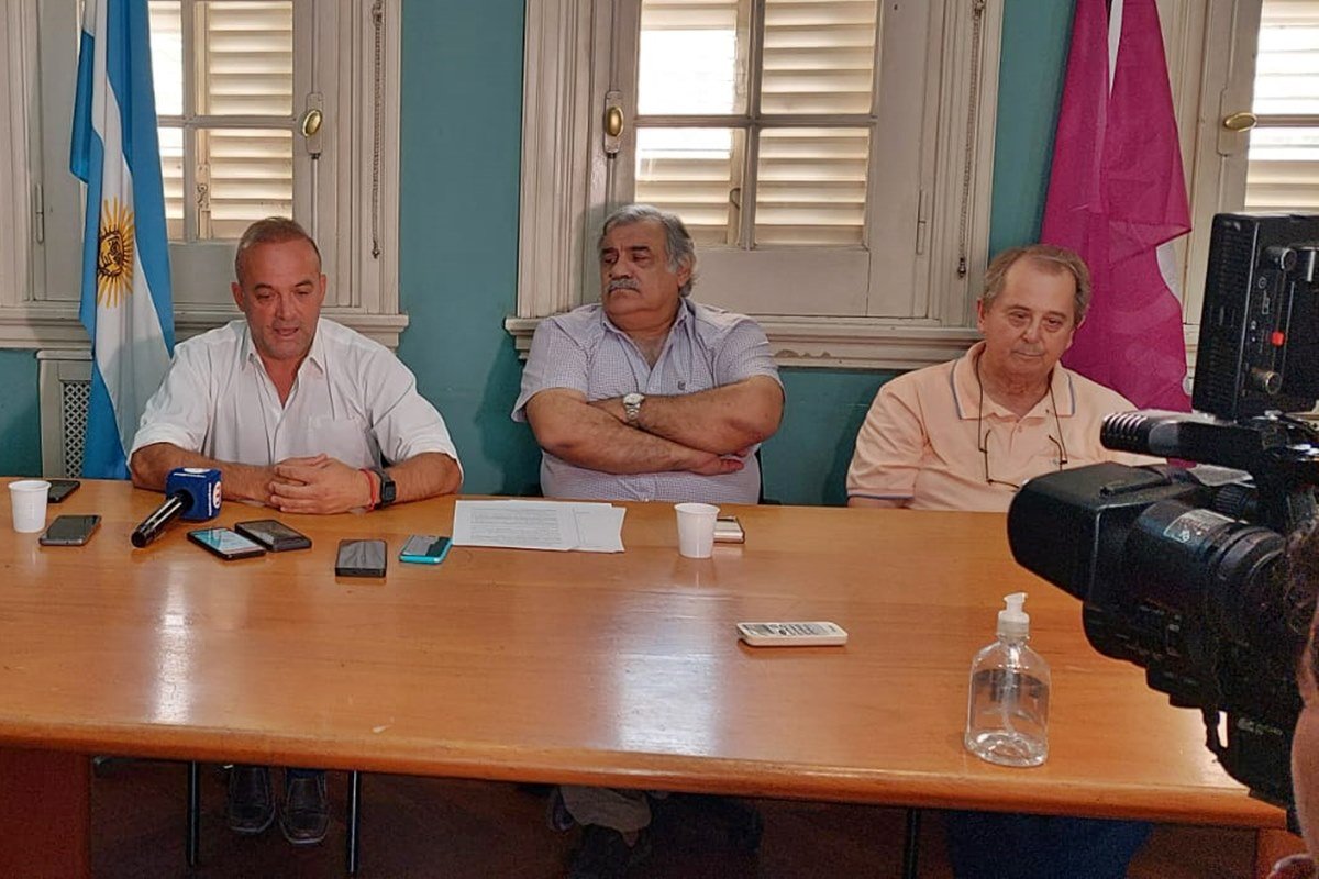 La conferencia se desarroll&oacute; en la sede de la Cooperativa El&eacute;ctrica