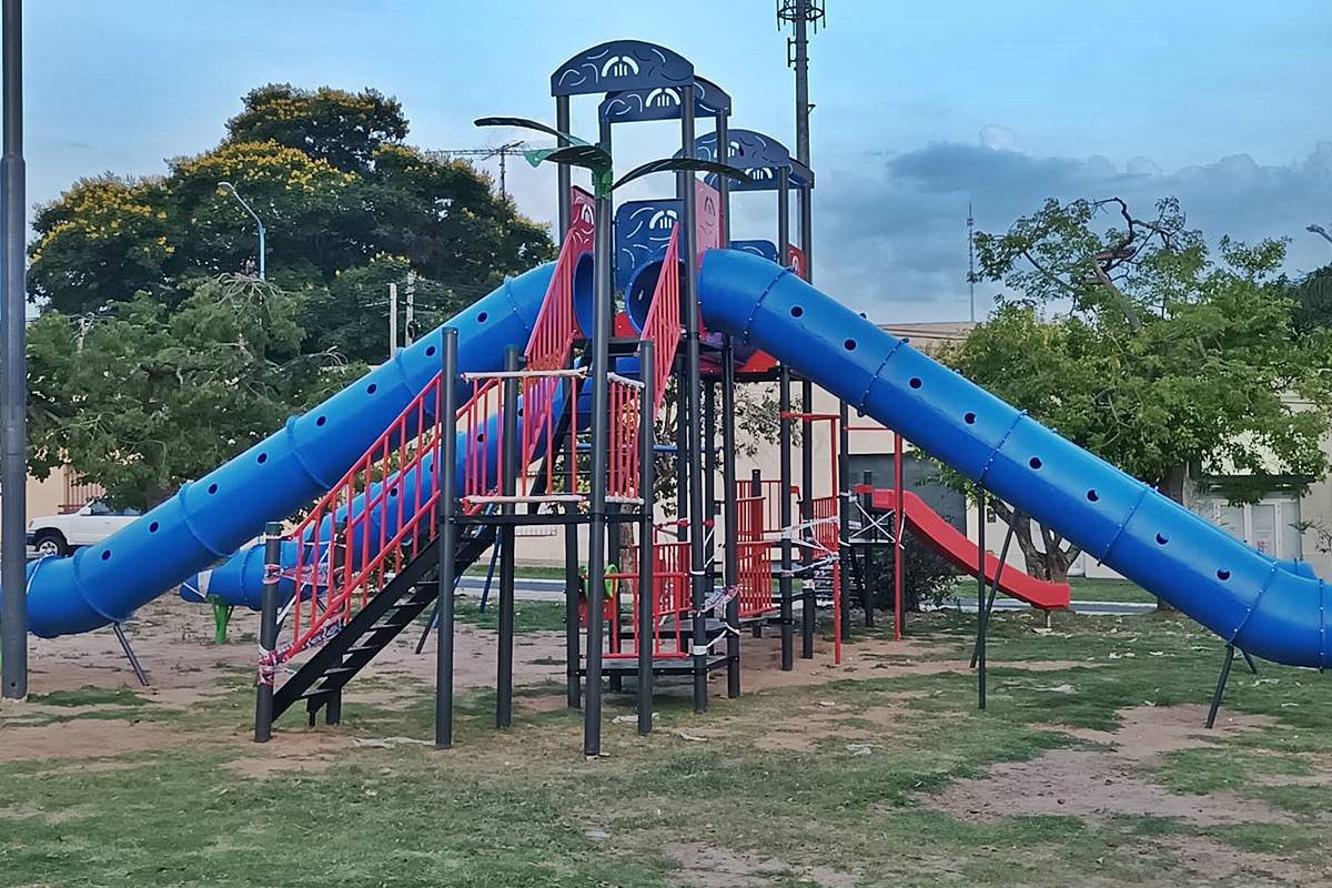 Así luce el nuevo mangrullo de juegos del Parque Ferré. Así luce el nuevo mangrullo de juegos del Parque Ferré.