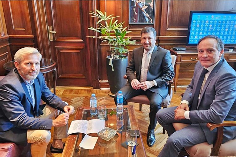 Kueider recibi&oacute; al diputado Rogelio Frigerio y le explic&oacute; su proyecto de Ley Energ&eacute;tica