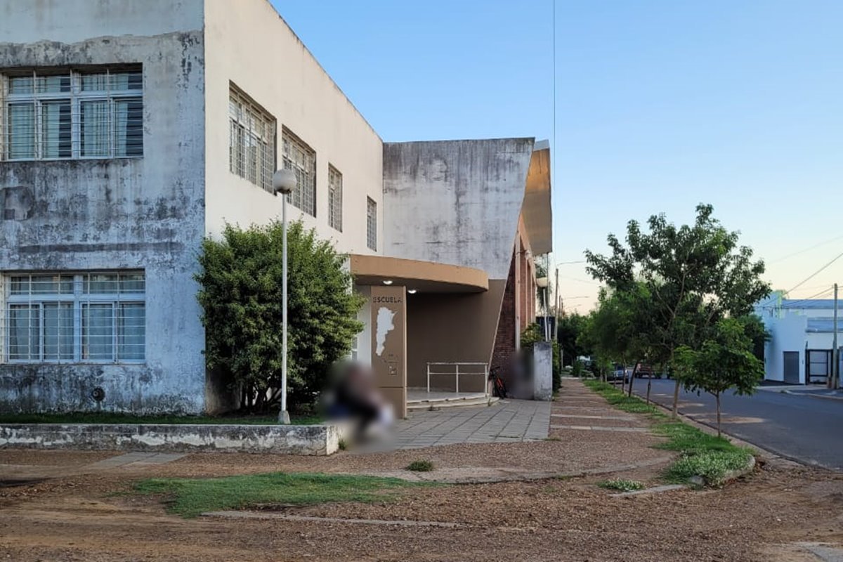 Se trata de la escuela Esteban Zorraquín. Se trata de la escuela Esteban Zorraquín.