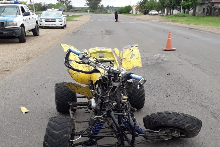 Un cuatriciclo impact&oacute; con un cami&oacute;n en una ruta provincial de la regi&oacute;n