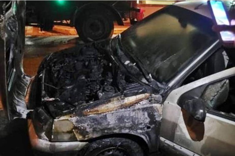 Detuvieron a un hombre sospechado de estar involucrado en el incendio intencional de un auto