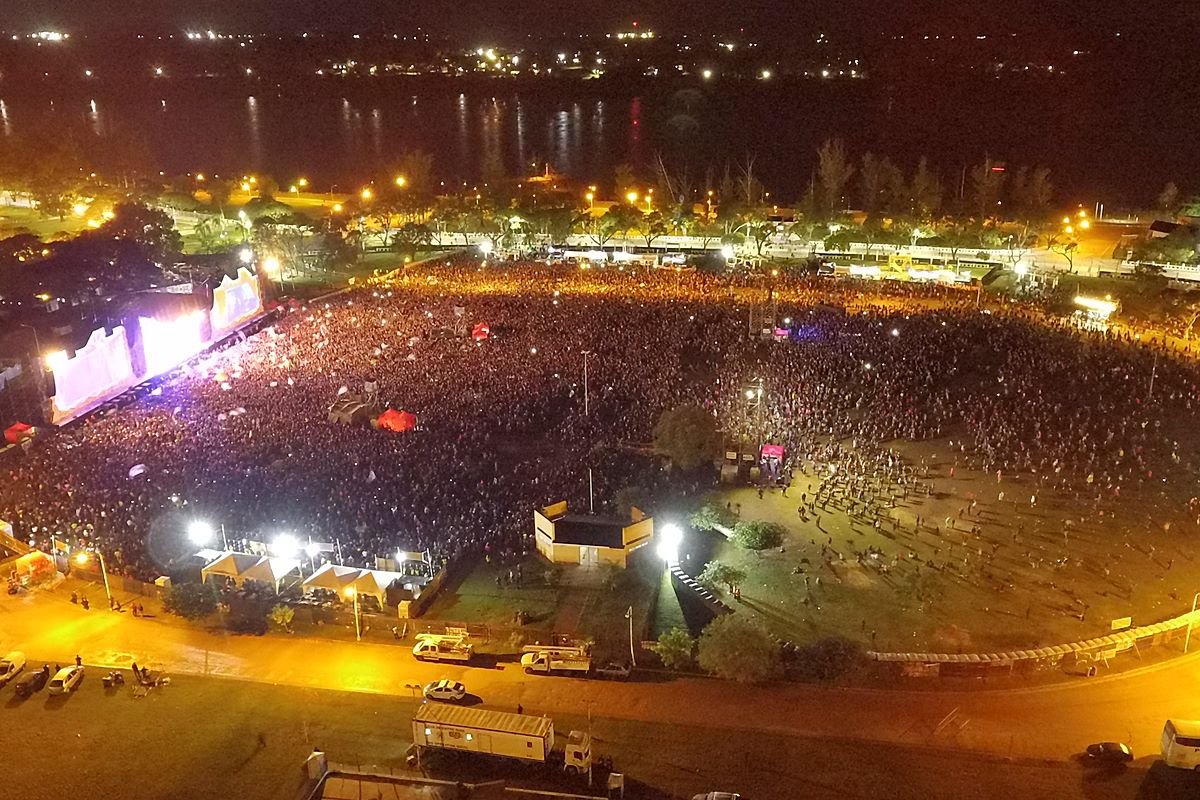 Un recital colmado en la costanera de Concordia
