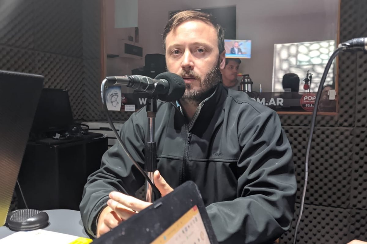 Azcu&eacute; parece querer seducir a parte del electorado oficialista.