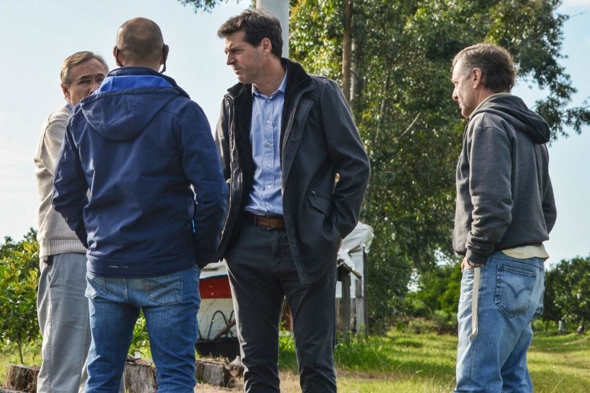 Asueta anunci&oacute; que ir&aacute; con boleta corta a las PASO