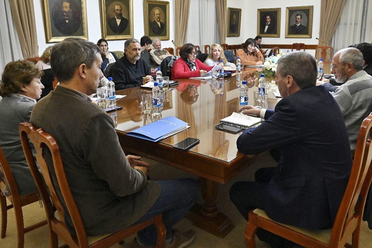 Provincia y gremios estatales llegaron a un acuerdo salarial este martes.