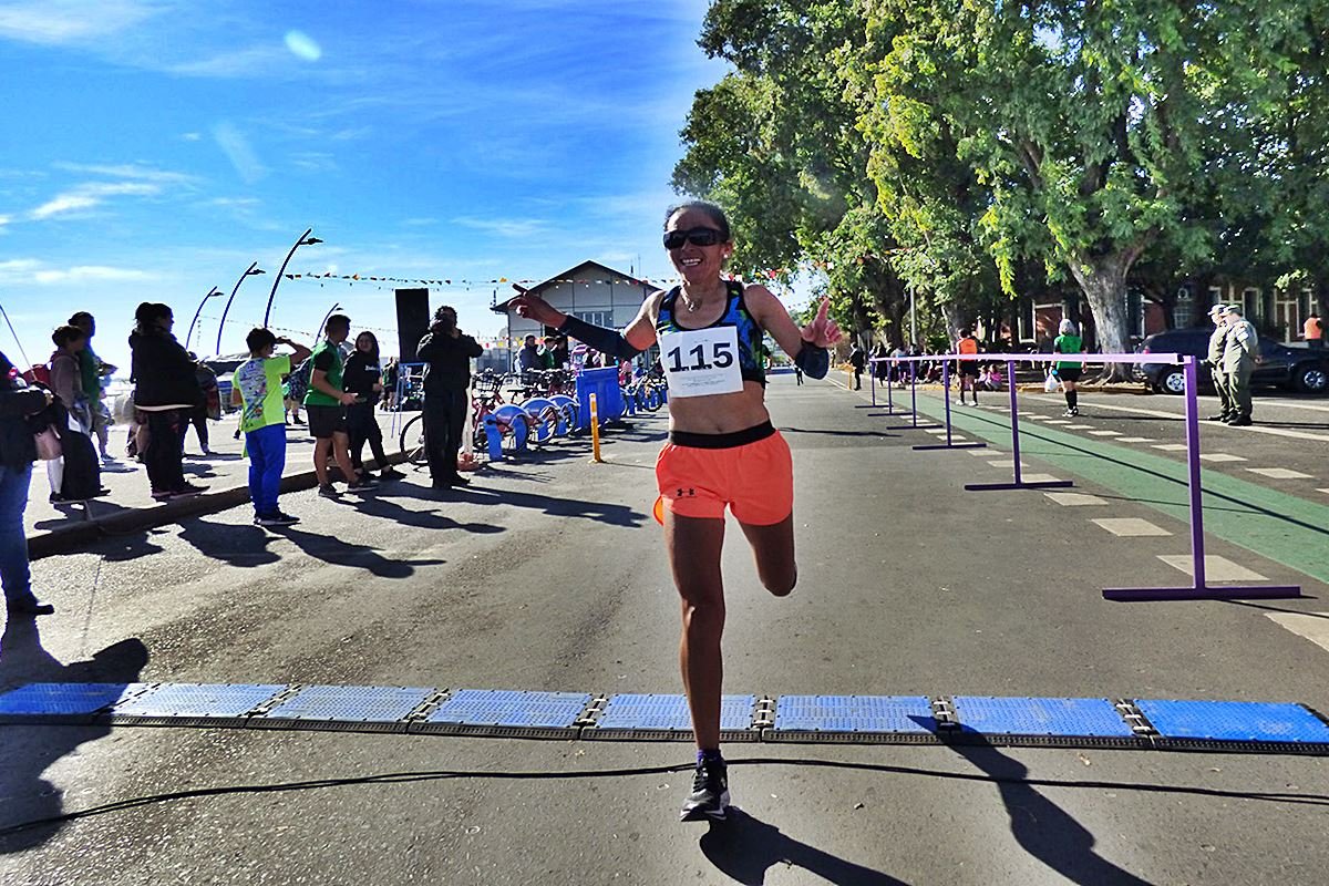 Lilian Cebrian llegando a la meta en Paran&aacute;
