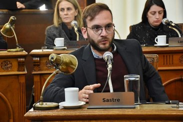 La ordenanza fue aprobada por unanimidad. La ordenanza fue aprobada por unanimidad.