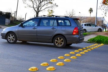 Se continuará con la instalación de reductores de velocidad y lomos de burro. Se continuará con la instalación de reductores de velocidad y lomos de burro.
