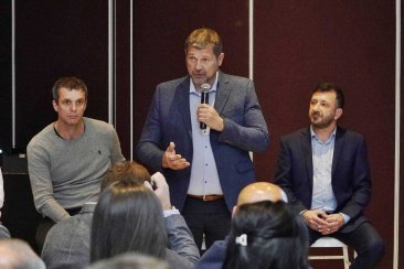 Voces de respaldo al proyecto. Voces de respaldo al proyecto.