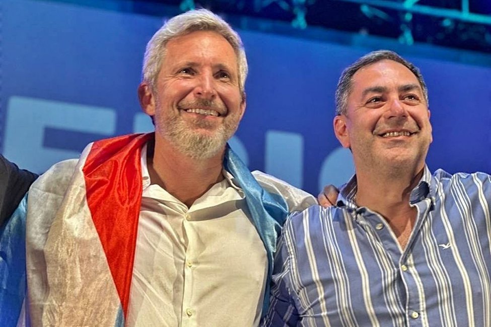 El equipo de Eduardo Cristina desembarcó en la CODESAL y anunció la caída de varios contratos
