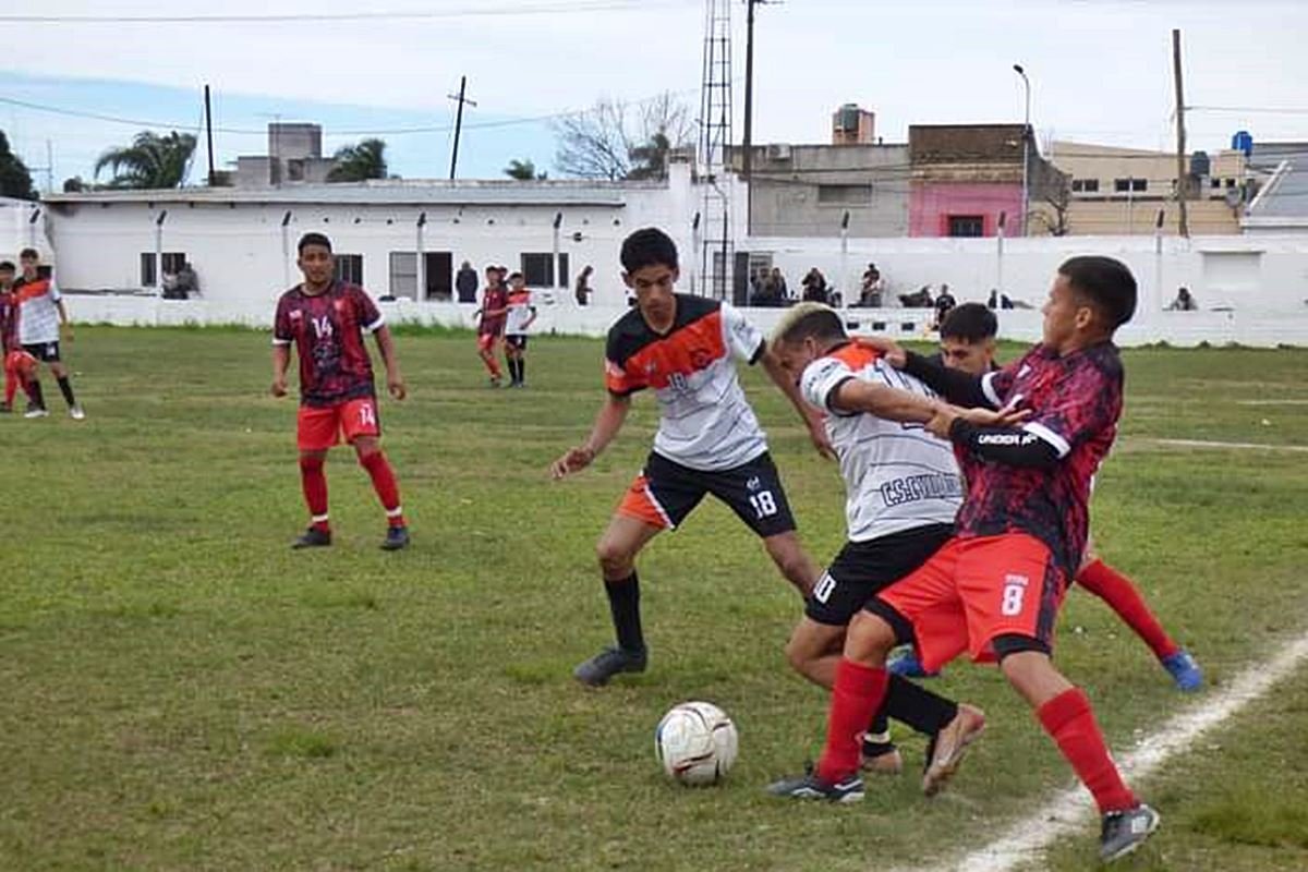 Cargado domingo en la divisional B de futbol.