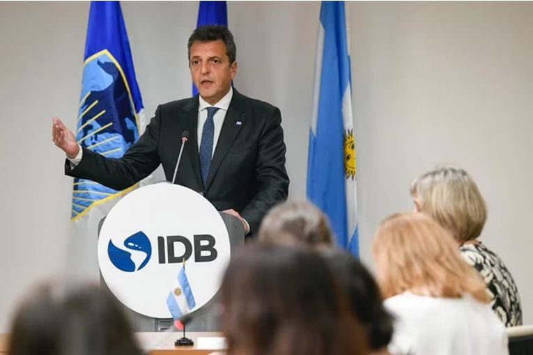 Massa mencion&oacute; a Salto Grande durante su exposici&oacute;n desde el BID en Washington