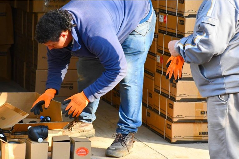 El municipio inform&oacute; que se siguen colocando medidores de agua en diferentes barrios