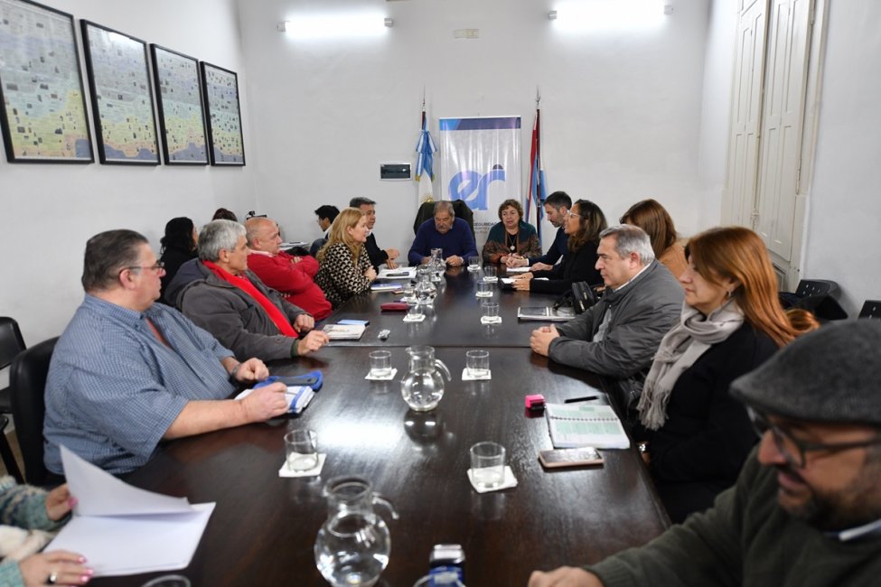 Provincia se reunió con los gremios docentes y confirmó que concretará el aumento ya acordado