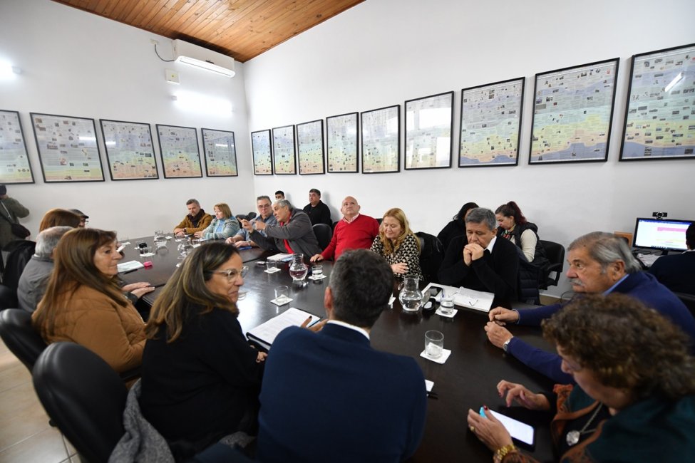 Los gremios docentes cuestionaron la falta “de una propuesta concreta” tras la reunión paritaria